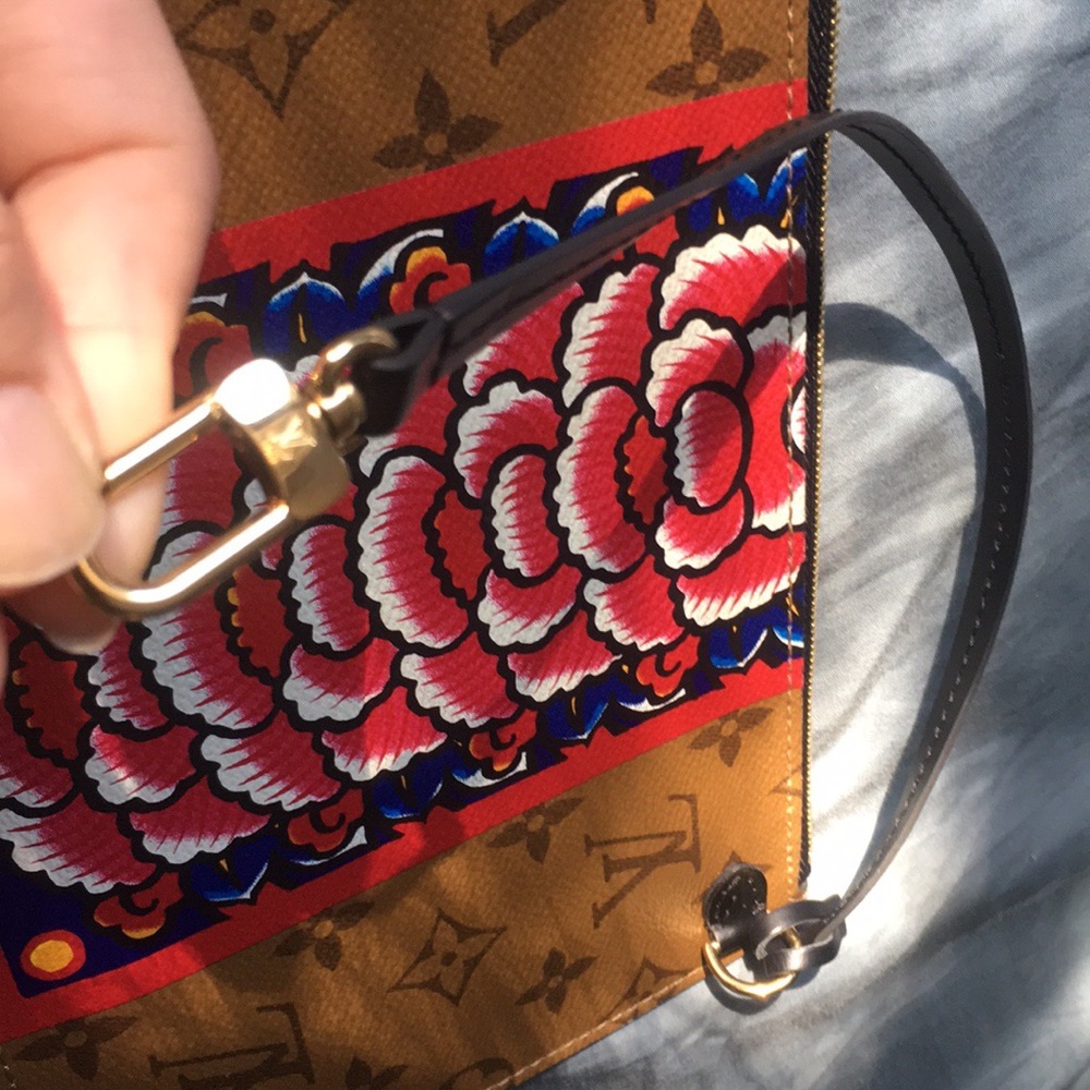 SOLD❤️ Louis Vuitton Kabuki Pochette - Picture 5 of 8